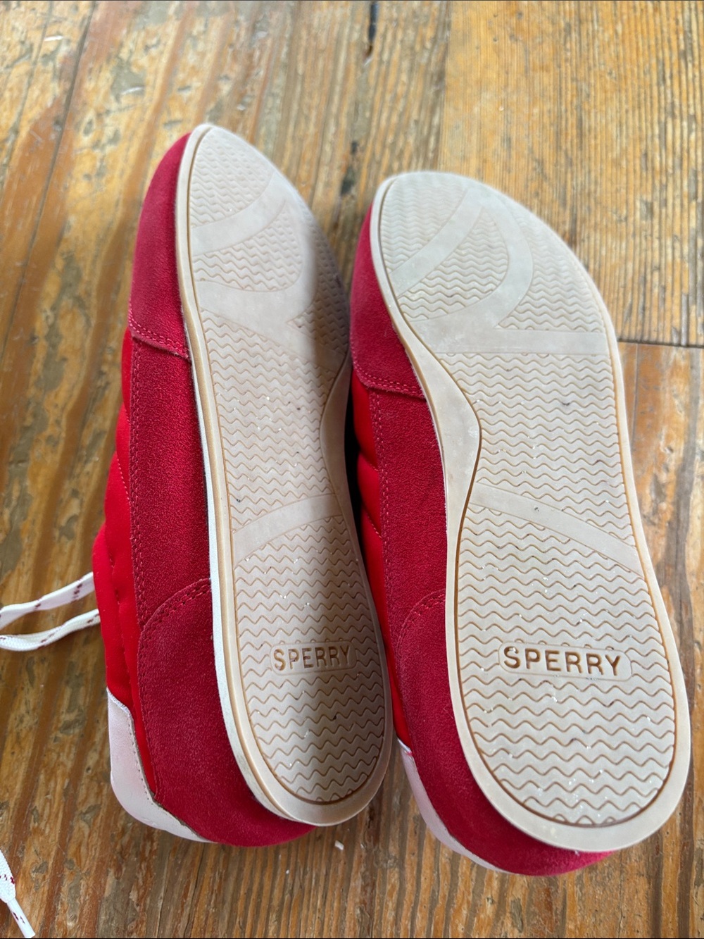Sperry women’s Red Canvas & Suede Low-Top Sneakers - Picture 4 of 4